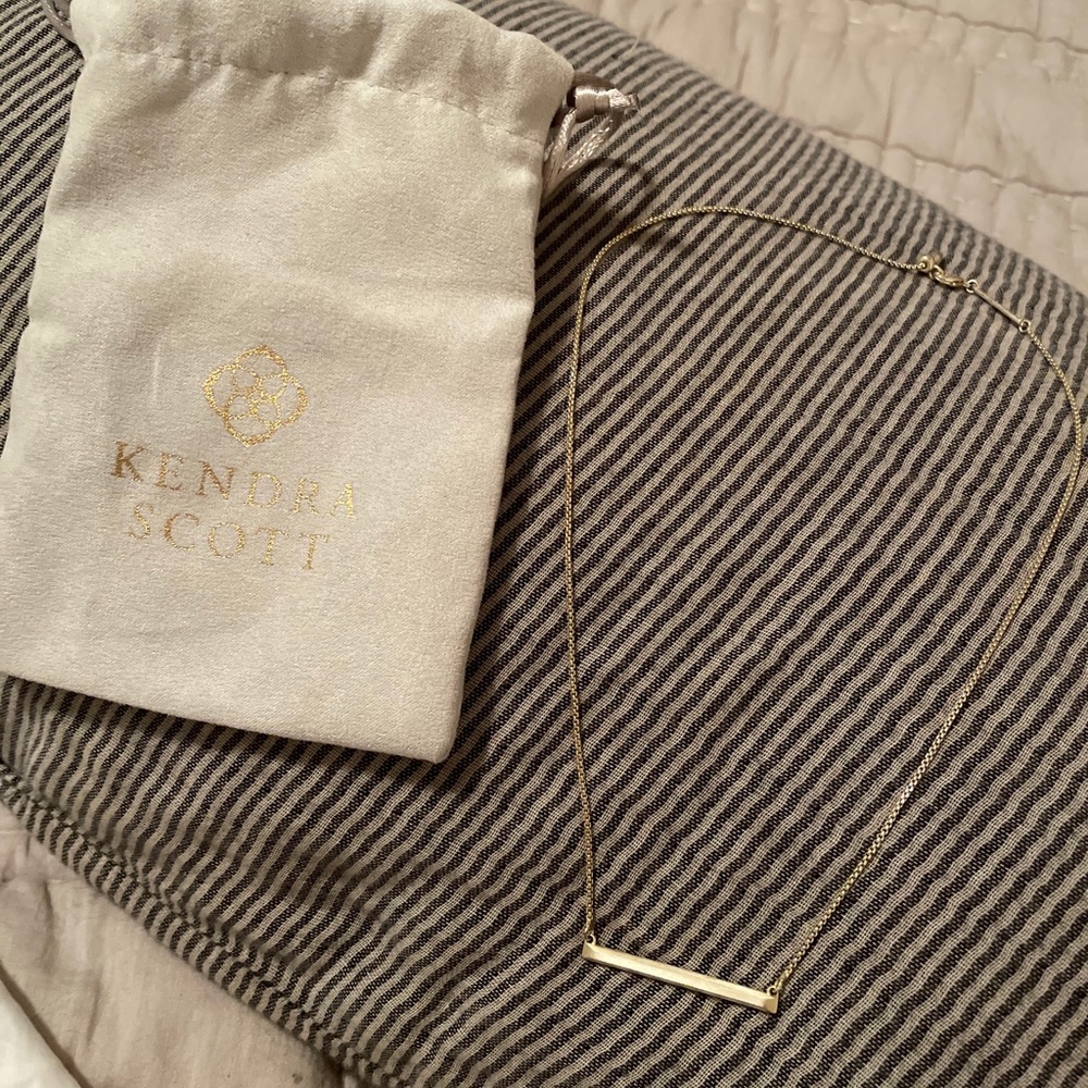Kendra Scott bar necklace